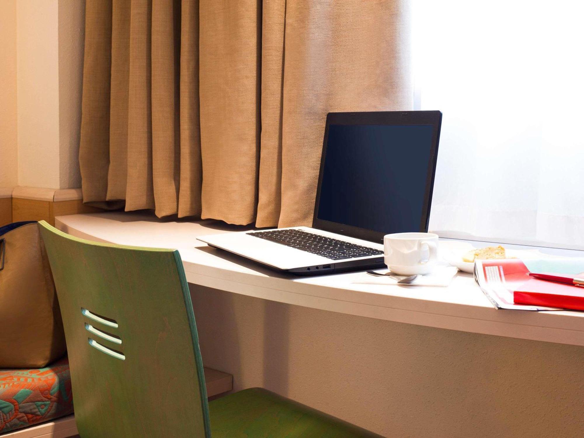 Ibis Bilbao Hotel *